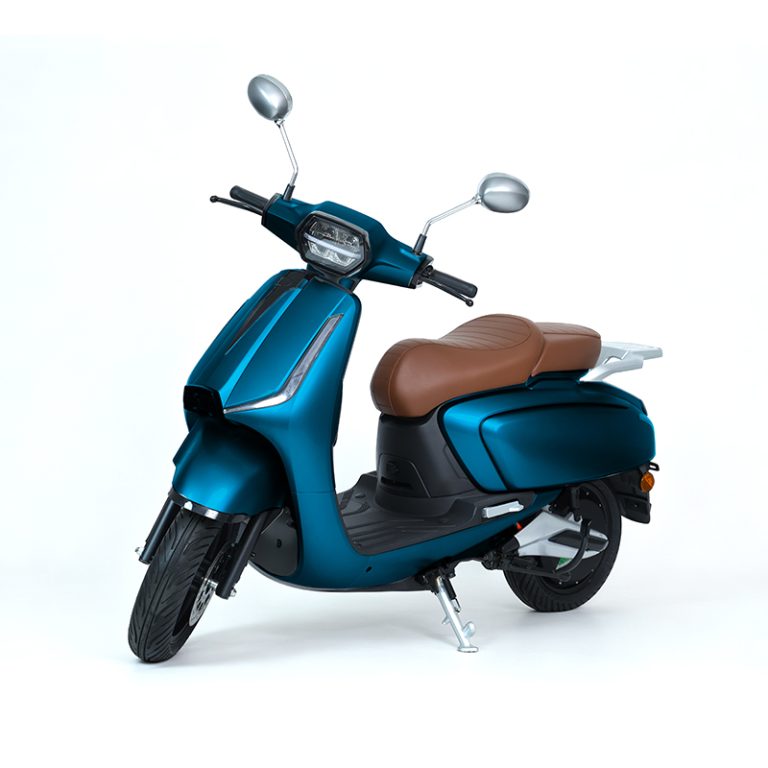 HG2-2000 metallic blue retro electric scooter classic style front angle view